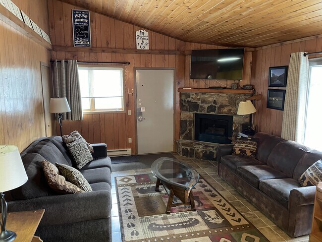 Foto del edificio - 300 Bay Point Dr