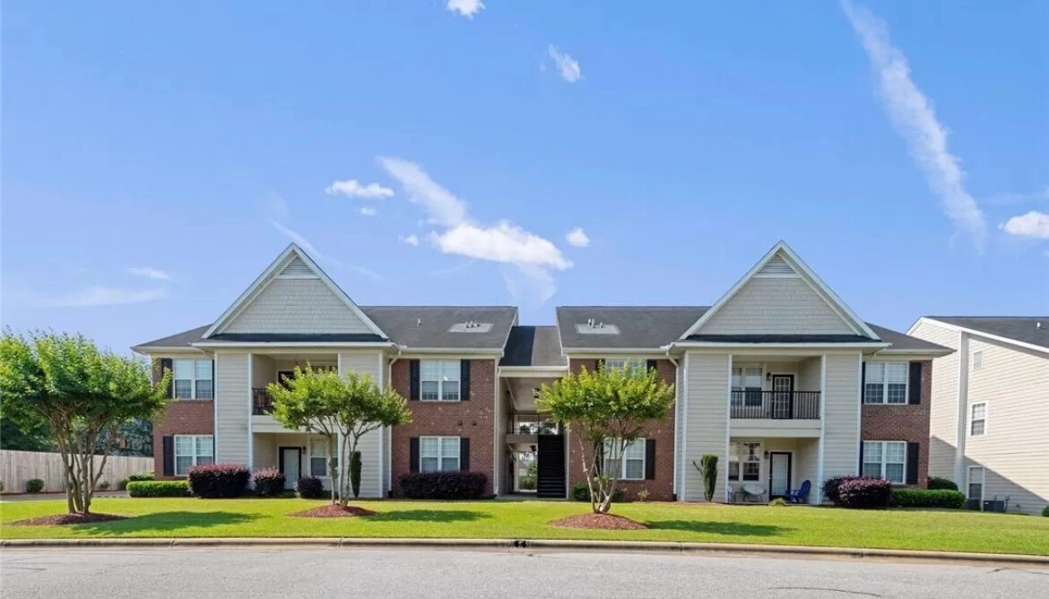 4010 Bardstown Ct Unit 202, Fayetteville, NC 28304 Condo for Rent in