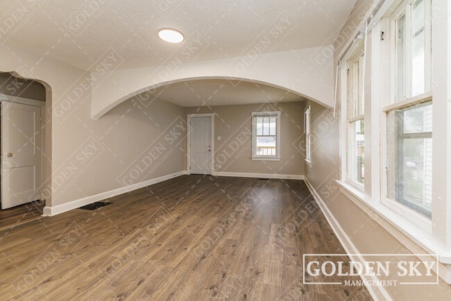 Building Photo - 2307 S Jefferson St