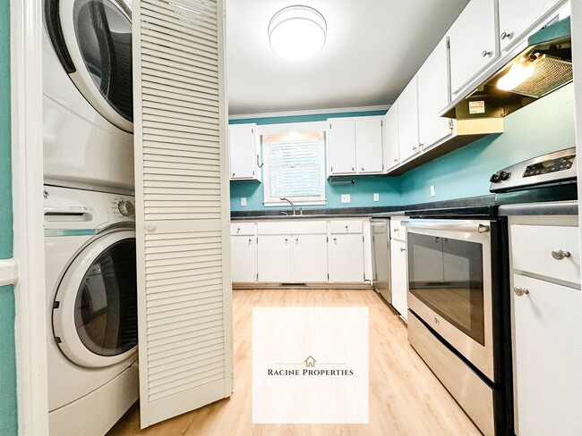 Foto del edificio - # Charming Townhouse in Desirable Greenvil...