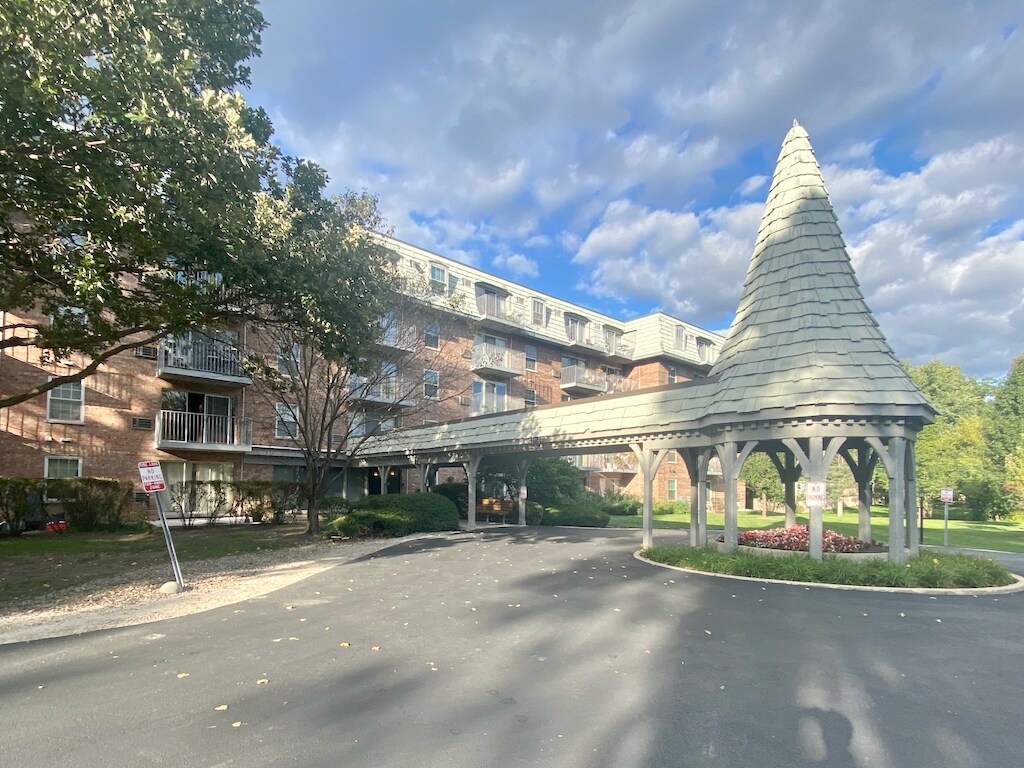 5125 Blodgett Ave Unit 305, Downers Grove, IL 60515 Condo for Rent in