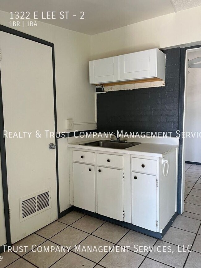 Foto del edificio - 1322 E Lee St