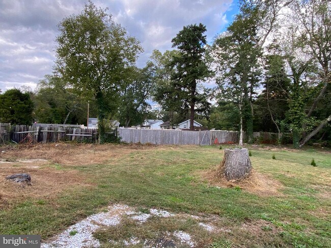 Foto del edificio - 566 Pleasant Dr