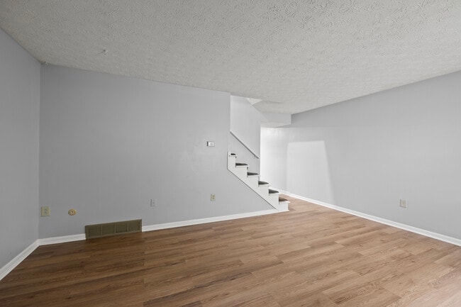 Family Room - 1504 Glenn Ave