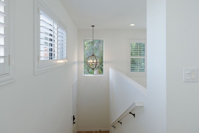 Foto del edificio - 2 Bedroom + 2 Bathroom Condo | The Colony | Oxnard | Unfurnished