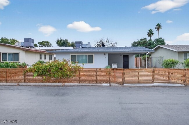 Building Photo - 333 S Tonopah Dr