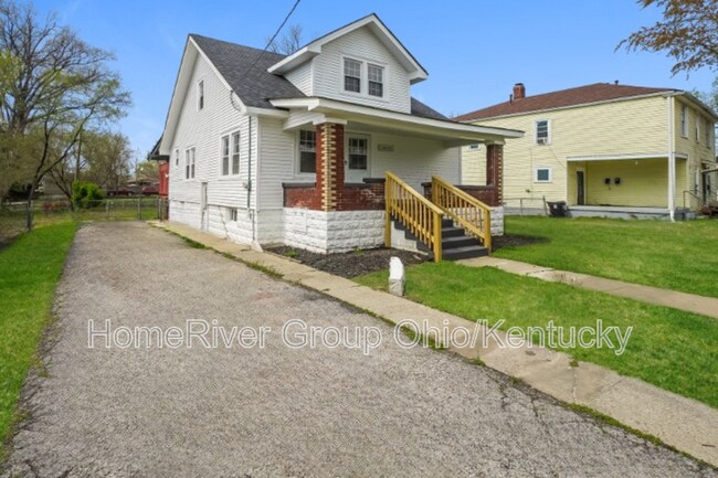 Foto del edificio - 4328 Lonsdale Ave