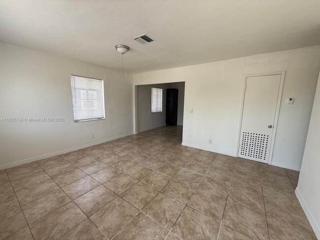 Foto del edificio - 350 W 27th St