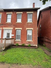 Building Photo - 933 White St