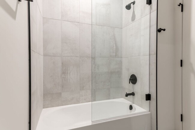 Interior Photo - Ashland224