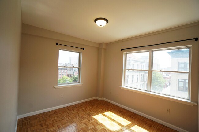 Foto del edificio - 84 Bloomfield St