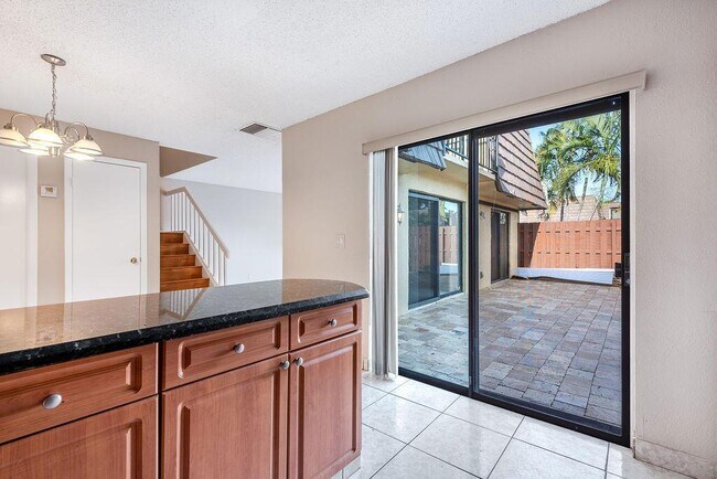 Foto del edificio - 941 Springdale Cir