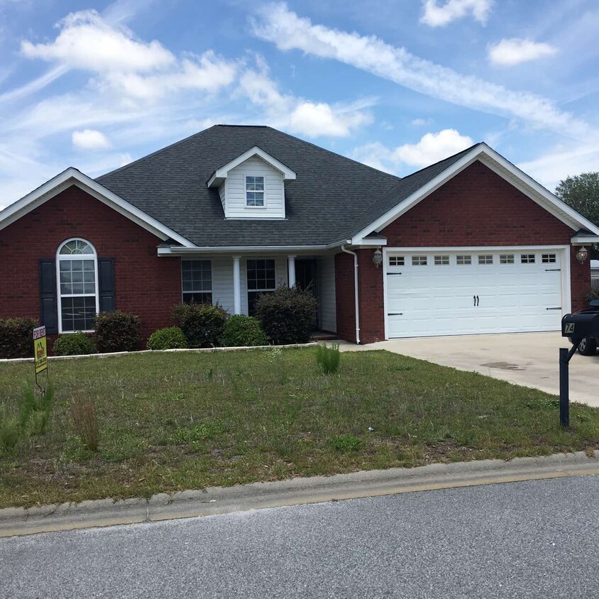 Building Photo - 74 Winchester Way S.E.