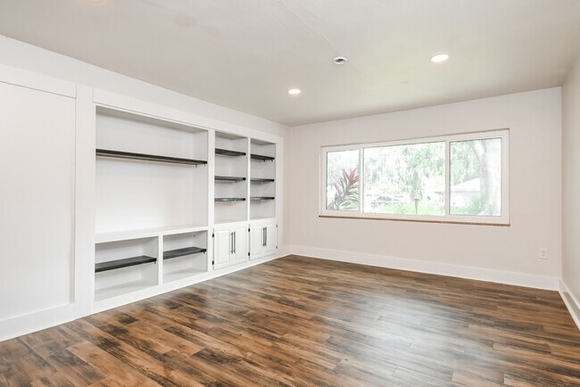 Foto del edificio - 2610 Ave N NW