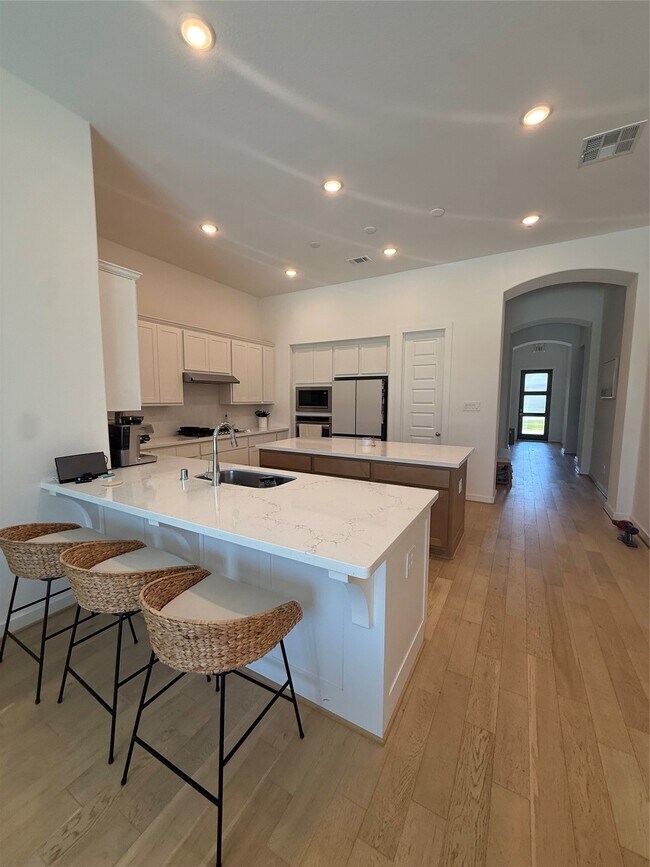 Building Photo - 3030 Lantana Trl