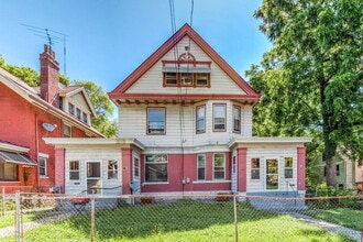 Building Photo - 2308 Highland Ave