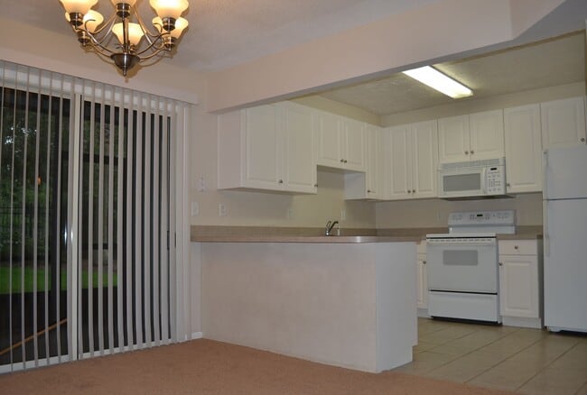 Building Photo - 501 SW 75th St