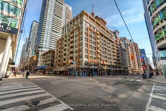 Building Photo - 270 Wellington St W