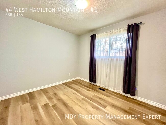 Photo du bâtiment - Amazing West Mountain Location!!