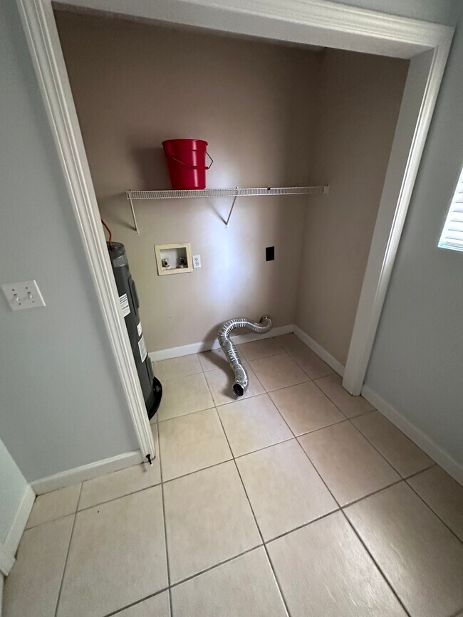 Building Photo - 505 Sandalwood Ct