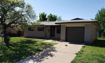 Building Photo - 4051 SE Bedford Dr