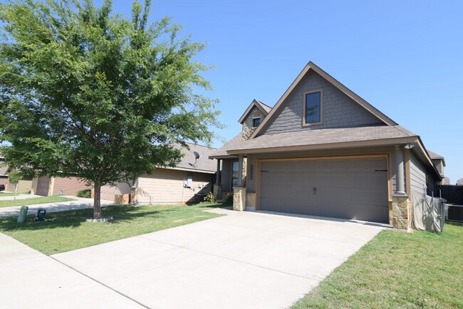 Foto del edificio - 3402 Castleton Dr