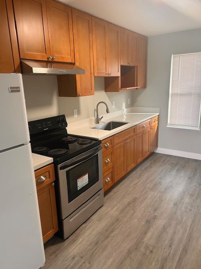 Newly updated 3 Bedroom, 2 Bath Unit - Newly updated 3 Bedroom, 2 Bath Unit Apartment