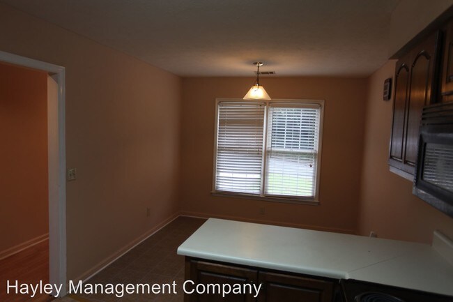 Foto del edificio - 3 br, 2 bath House - 1345 Kurt Circle