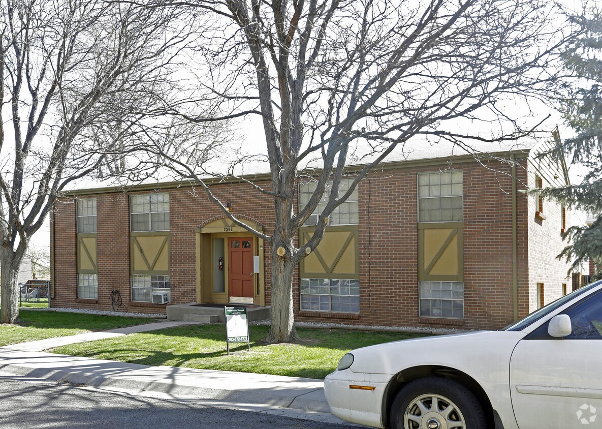 Building Exterior - 2366 S Linden Ct