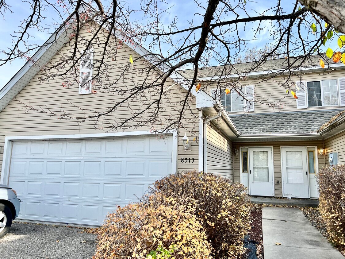 Foto principal - 8573 Cardiff Ln