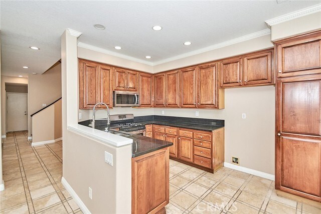 Building Photo - 914 S Lone Pine Ln