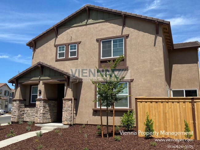 Building Photo - 700 Lincolnshire Cir