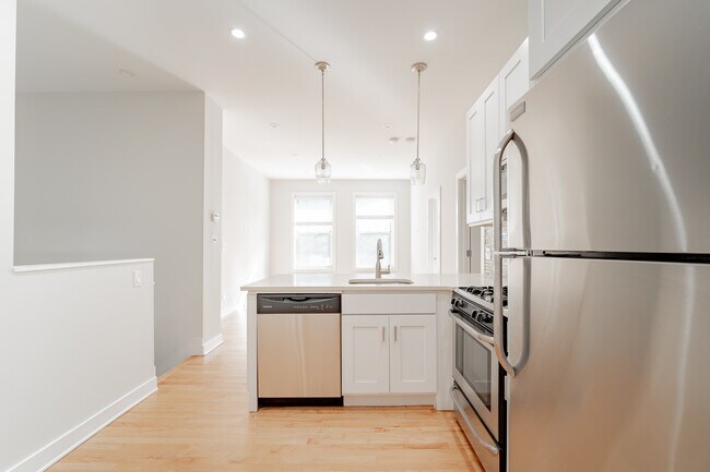 Foto del edificio - 2778 N Kenmore Ave