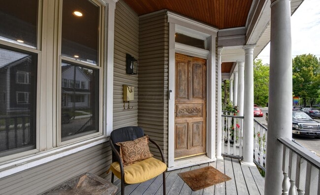 Foto del edificio - 1050 Oak St