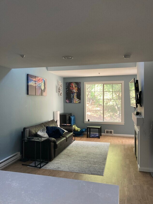 280 Caldecott Ln Unit 311, Oakland, CA 94618 Condo for Rent in Oakland, CA