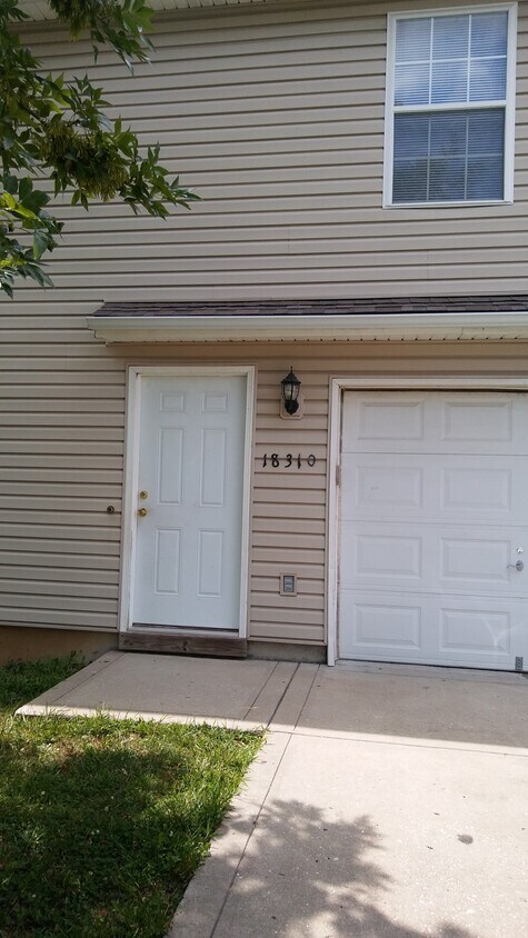 Primary Photo - 18302 E 12th Ter N