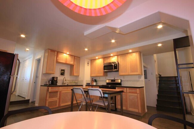 Foto del edificio - 2060 Glencoe Way