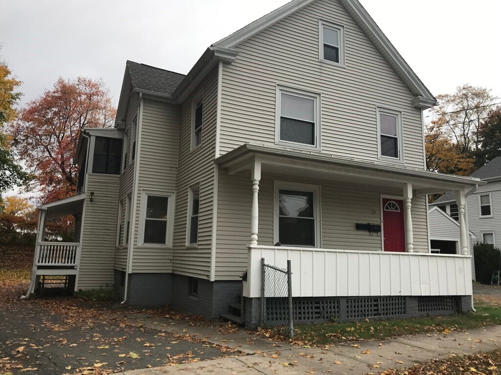 Primary Photo - 29 E Bartlett St