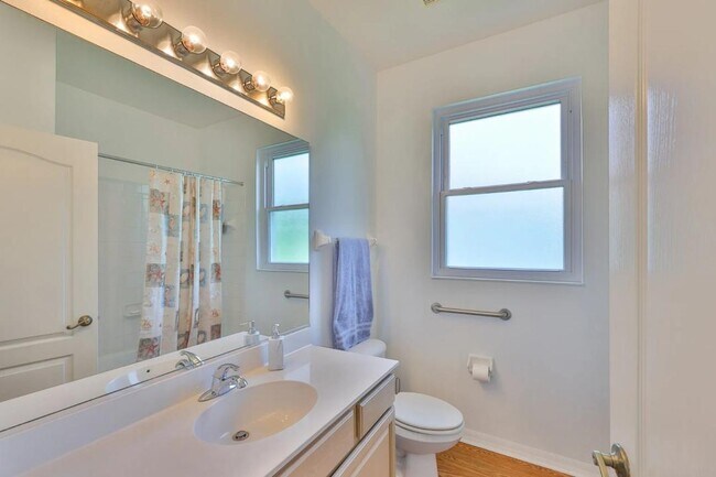 Foto del edificio - 2316 Lyndhurst Dr