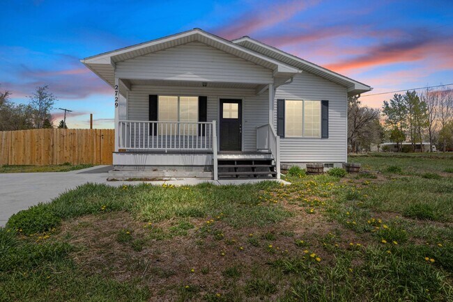 Foto del edificio - 4-Bed 2-Bath Hidden Gem on a Quiet Cul-de-Sac in Idaho Falls – Move-In Ready!
