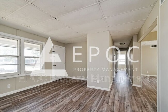 Building Photo - 1207 Glidewell Ave