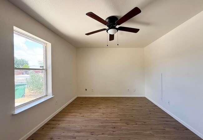Foto del edificio - Sky Harbor 3 Bdrm 1 Bath Home