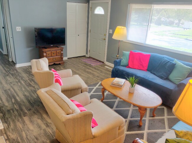 Foto del edificio - 5914 Harshmanville Rd