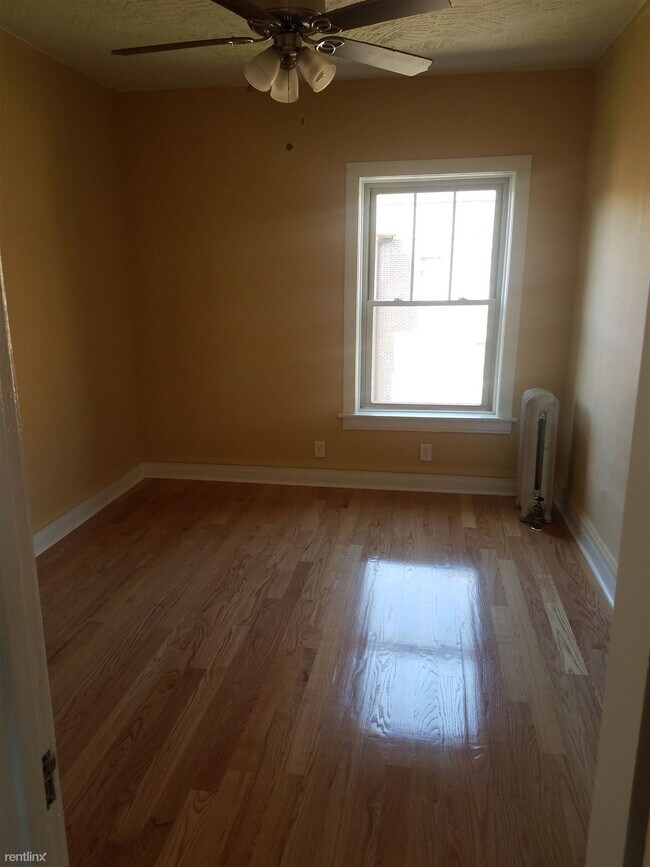 Foto del edificio - 1 br, 1 bath  - 6930 S Crandon Ave