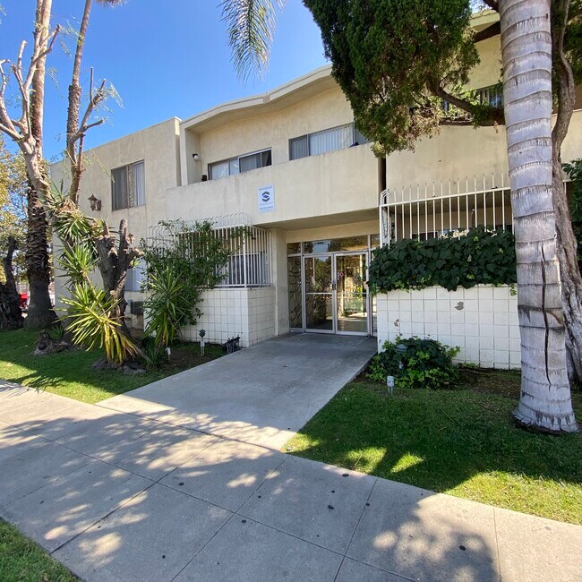 Foto del edificio - 16900 Parthenia St