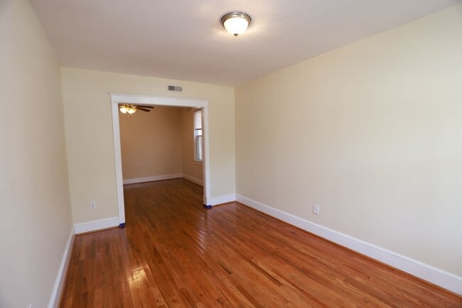 Photo - Adorable 2 Bedroom Apartment in Manchester with Landscaping Included!