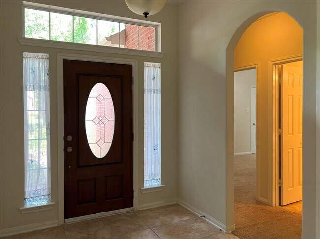 Foto del edificio - 2400 Springwood Glen Ln