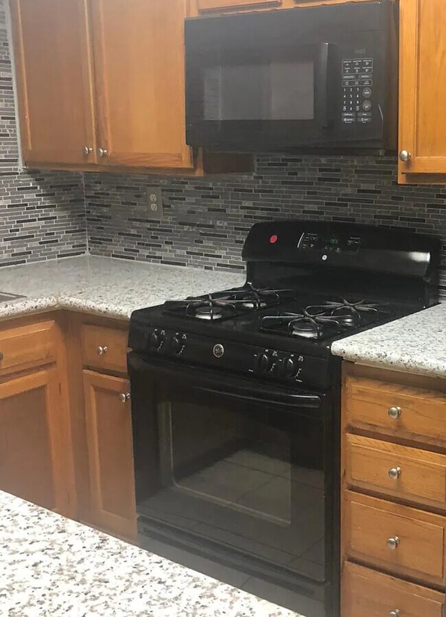 Foto del edificio - 12242 W Village Dr