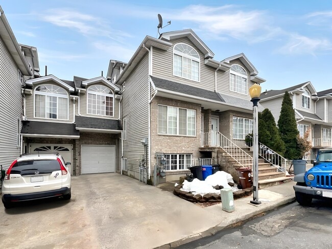 Building Photo - 49 Latourette Ln