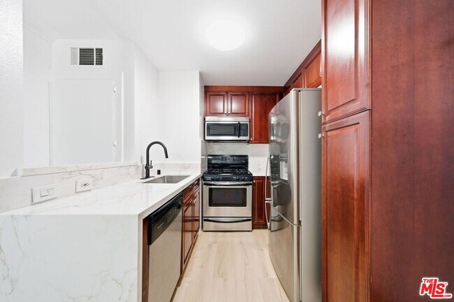 Foto del edificio - 5530 Owensmouth Ave